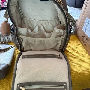 Itzy ritzy boss plus diaper bag + insulated bottle bag